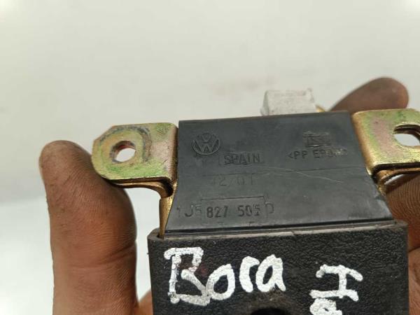 GACHE DE HAYON VW VW BORA - Vue 4